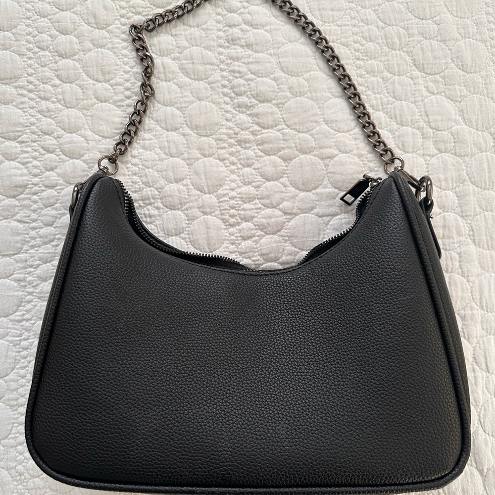 Black shoulder bag